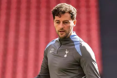 مساعد بوستيكوجلو.. ريان ماسون يتولى تدريب وست بروميتش
